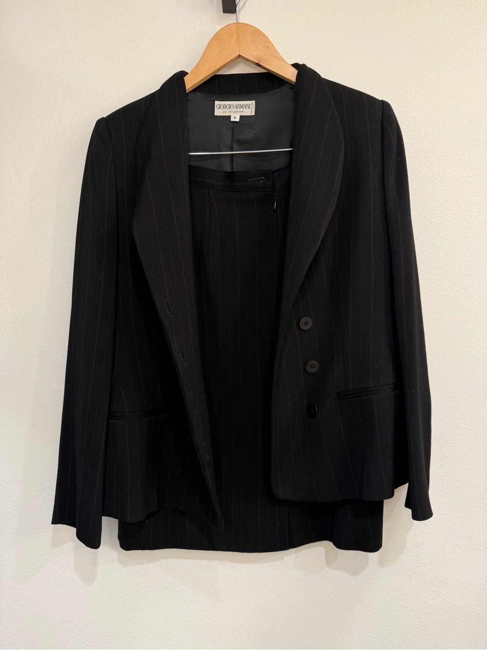 Beautiful Giorgio Armani Women’s Black Pinstripe Blazer and skirt, suit set